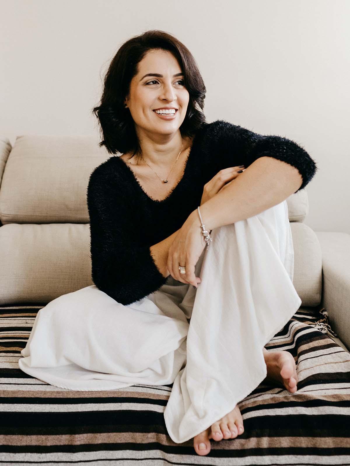 Kvinna som sitter i spffan